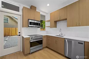 7009 9th Ave NE, Seattle, WA 98115 - Photo 7