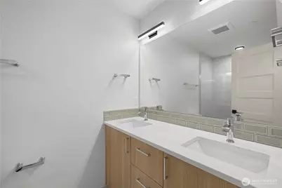 7009 9th Avenue NE, Seattle, WA 98115 - Photo 15