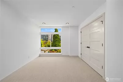 7009 9th Avenue NE, Seattle, WA 98115 - Photo 17