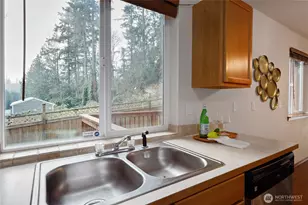 6728 Takota Pl NE, Bremerton, WA 98311 - Photo 9