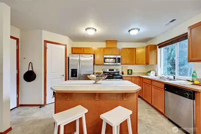 6728 Takota Place NE, Bremerton, WA 98311 - Photo 7