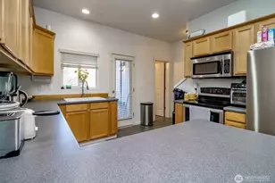 5305 Military Rd E, Tacoma, WA 98446 - Photo 7
