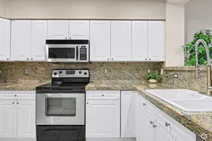 2244 132nd Ave SE, Bellevue, WA 98005 - Photo 3