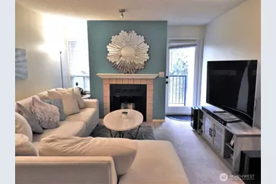 13717 Linden Avenue N #215, Seattle, WA 98133 - Photo 1