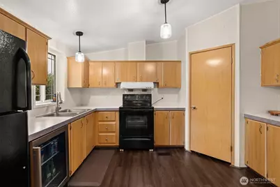 9308 19th Avenue E, Tacoma, WA 98445 - Photo 7