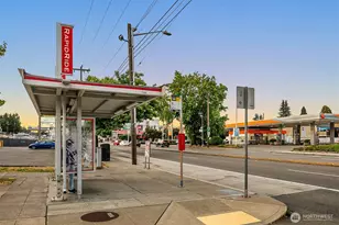 921 N 85th St, Seattle, WA 98103 - Photo 29