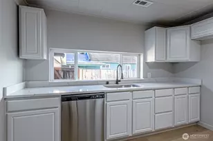 316 Bowlin Ave NE, Orting, WA 98360 - Photo 11