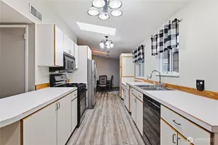 11090 25th Ave SW, Seattle, WA 98146 - Photo 11