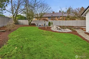 10704 NE 200th Pl, Bothell, WA 98011 - Photo 39