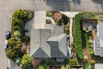 218 S 210th Street, Des Moines, WA 98198 - Photo 35