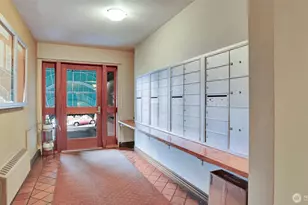 530 W Olympic Pl, Seattle, WA 98119 - Photo 15