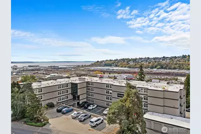 2253 Gilman Drive W #104, Seattle, WA 98119 - Photo 3