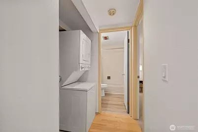 2253 Gilman Drive W #104, Seattle, WA 98119 - Photo 17