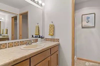 2253 Gilman Drive W #104, Seattle, WA 98119 - Photo 15