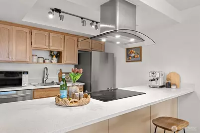 2253 Gilman Drive W #104, Seattle, WA 98119 - Photo 11