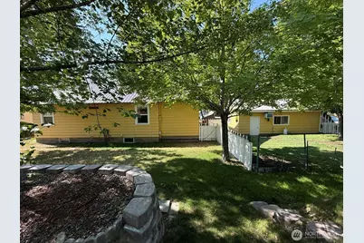 18 Cherry Avenue W, Omak, WA 98841 - Photo 5