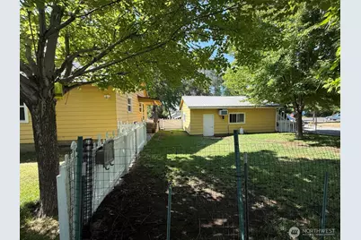 18 Cherry Avenue W, Omak, WA 98841 - Photo 7