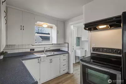 1221 S 12th Street, Mount Vernon, WA 98274 - Photo 9