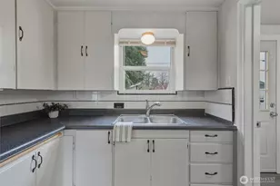 1221 S 12th St, Mount Vernon, WA 98274 - Photo 11