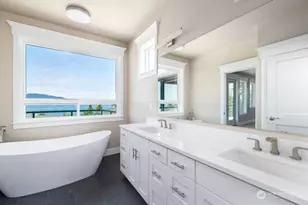 3706 W 3rd St, Anacortes, WA 98221 - Photo 7