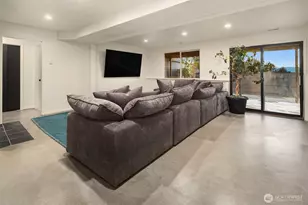 19303 Olympic View Dr, Edmonds, WA 98020 - Photo 29