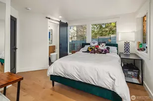 19303 Olympic View Dr, Edmonds, WA 98020 - Photo 25