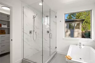 12915 NE 78th Pl, Kirkland, WA 98033 - Photo 17