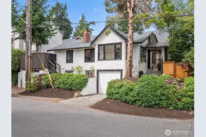 9701 Roosevelt Way NE, Seattle, WA 98115 - Photo 21