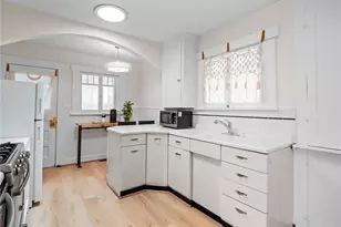 9701 Roosevelt Way NE, Seattle, WA 98115 - Photo 9