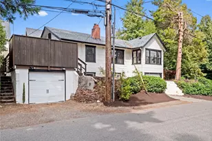 9701 Roosevelt Way NE, Seattle, WA 98115 - Photo 23