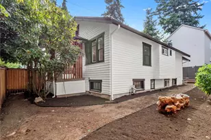 9701 Roosevelt Way NE, Seattle, WA 98115 - Photo 19