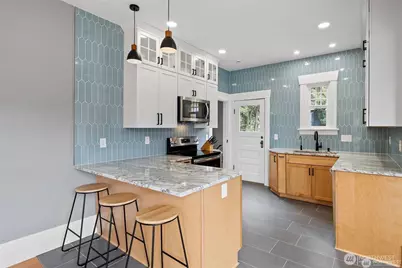 324 NE 50th Street, Seattle, WA 98105 - Photo 13