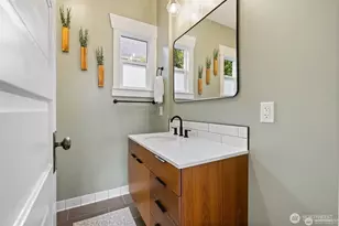 324 NE 50th St, Seattle, WA 98105 - Photo 21