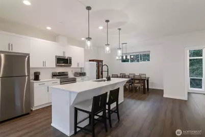 13710 Ash Way #B4, Everett, WA 98204 - Photo 5