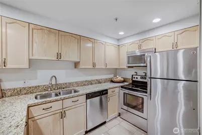 15805 Waynita Way NE #D107, Bothell, WA 98011 - Photo 7