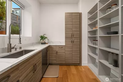 11909 90th Avenue NE, Kirkland, WA 98034 - Photo 17