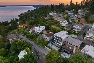 11909 90th Ave NE, Kirkland, WA 98034 - Photo 3