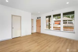 2333 W Castleman St, Longview, WA 98632 - Photo 9