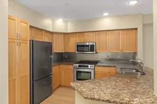 925 110th Ave NE, Bellevue, WA 98004 - Photo 5