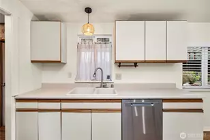 9314 Canyon Rd E, Puyallup, WA 98371 - Photo 21