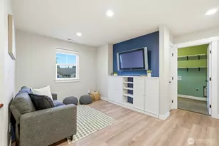 18916 10th Dr SE, Bothell, WA 98012 - Photo 17