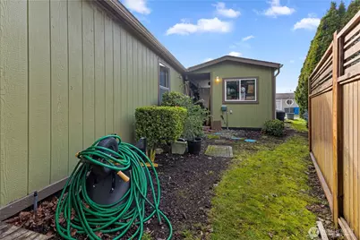 1827 137th Street E #102, Tacoma, WA 98445 - Photo 17