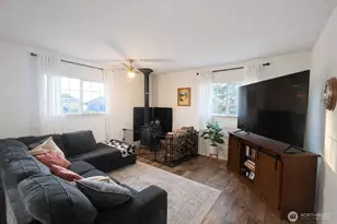 302 Centre St N, Rainier, WA 98576 - Photo 3