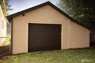 302 Centre St N, Rainier, WA 98576 - Photo 23