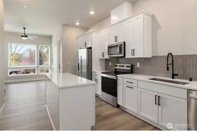 12806 66th Avenue S, Seattle, WA 98178 - Photo 5