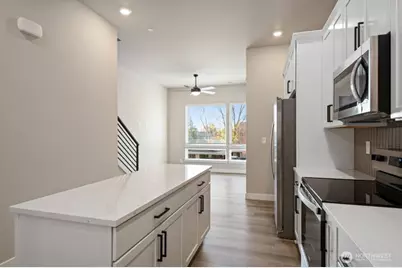 12806 66th Avenue S, Seattle, WA 98178 - Photo 7