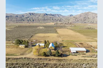 27538 C Hwy 97, Malott, WA 98829 - Photo 1