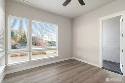 12802 66th Avenue S, Seattle, WA 98178 - Photo 17