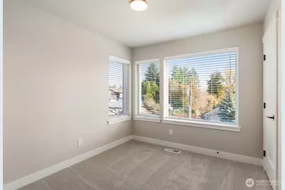12802 66th Avenue S, Seattle, WA 98178 - Photo 27