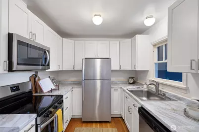 19024 15th Avenue NE, Shoreline, WA 98155 - Photo 11